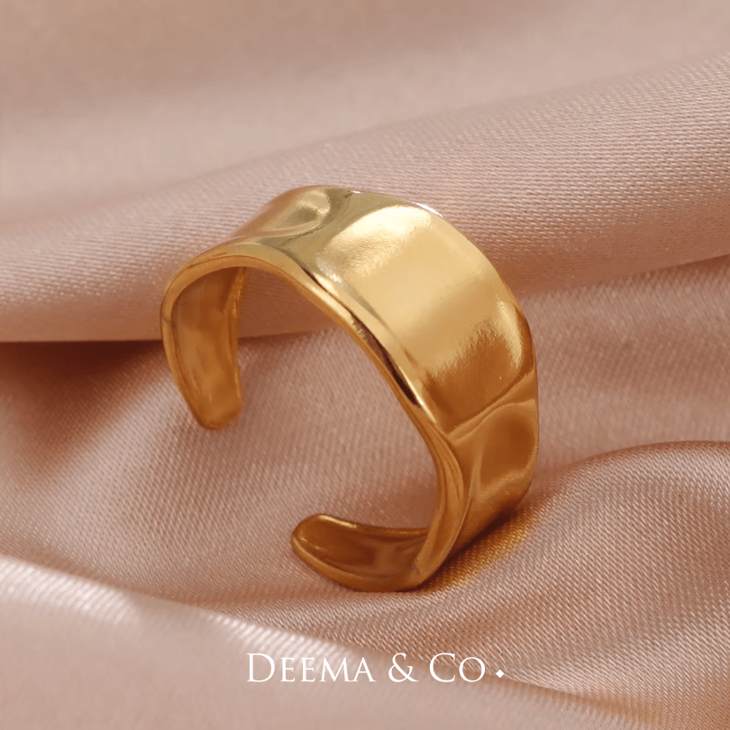 Hedda crushed ring gold